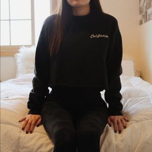 Brandy Melville Cropped Sweatshirt
